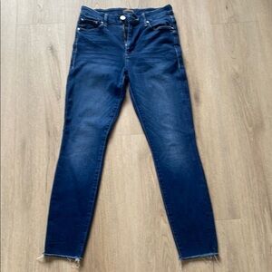 Mother high rise skinny with frayed hem. Size 26